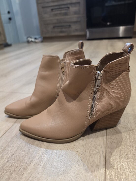 Dolce Vita Shoes - DV Dolce Vita Kooley Ankle Booties Size 7 Tan Pointed Toe Block Heel